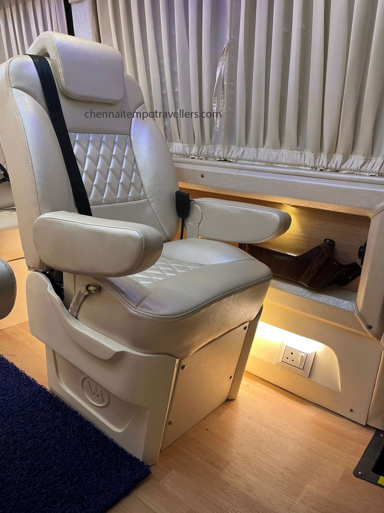 Luxury Corporate Business Traveller Seat